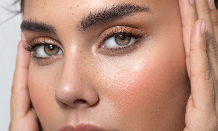 How to Choose the Most Effective Eyebrow Growth Serum?