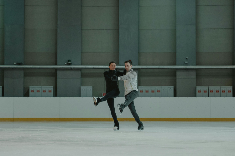 Skate Canada pauses Alberta events amid disputes over new sports legislation.