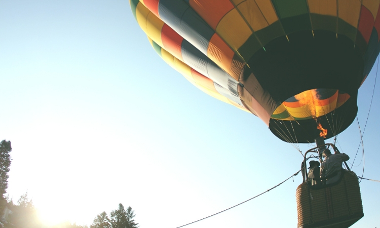 Voler en Montgolfière, un Voyage Unique